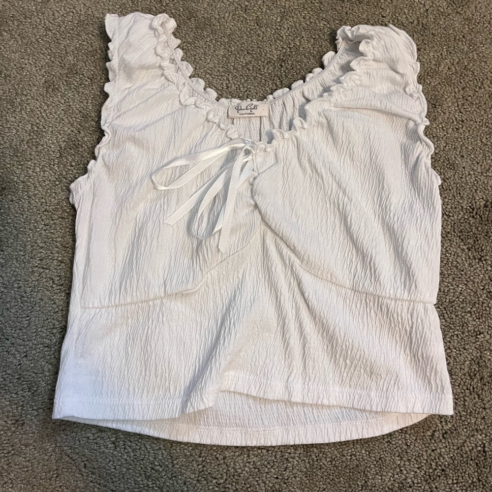 Brandy Melville crop top 🤍